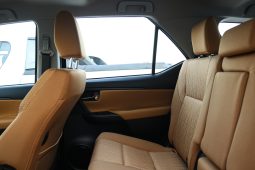
										2024 FORTUNER 4 CYL ATTITUDE WHITE CHAMOIS full									