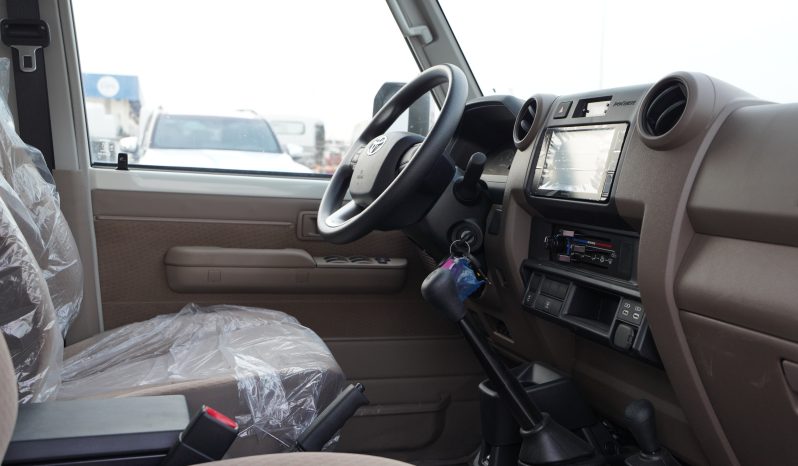 
								2024 TOYOTA LAND CRUISER 76 HARDTOP 5DOOR V8 4.5L full									