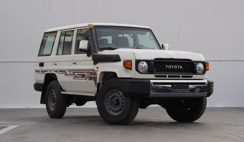 
								2024 TOYOTA LAND CRUISER 76 HARDTOP 5DOOR V8 4.5L full									
