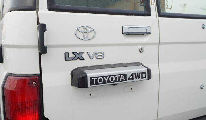 
								2024 TOYOTA LAND CRUISER 76 HARDTOP 5DOOR V8 4.5L full									