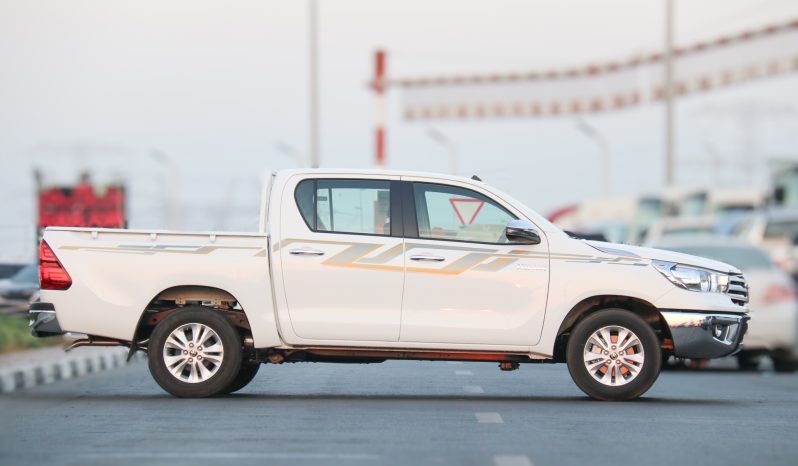 
								2025 TOYOTA HILUX SFX LN full									