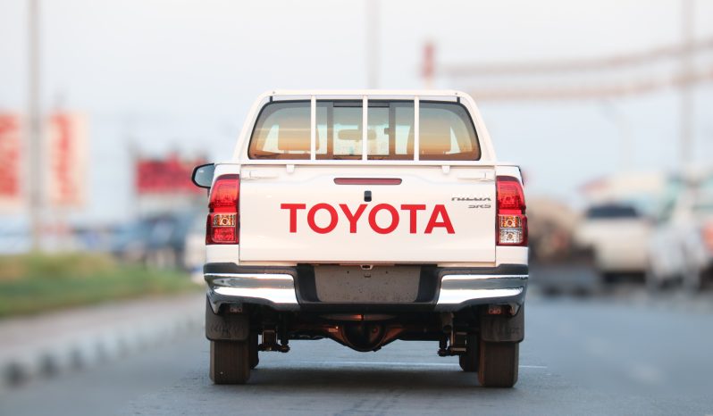 
								2025 TOYOTA HILUX SFX LN full									