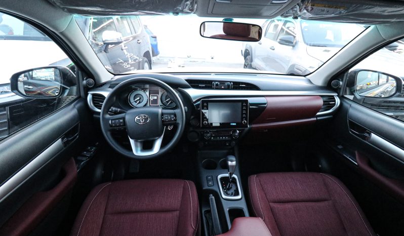 
								2025 TOYOTA HILUX SFX LN full									