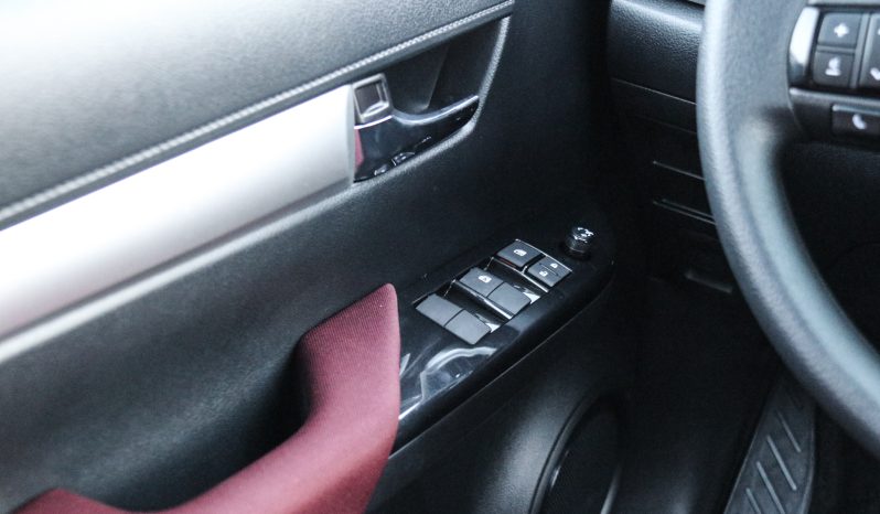 
								2025 TOYOTA HILUX SFX LN full									