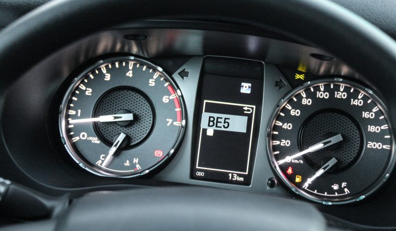 
								2025 TOYOTA HILUX SFX LN full									