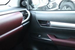 
										2025 TOYOTA HILUX SFX LN full									