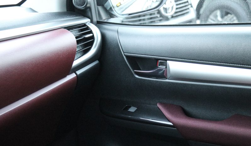 
								2025 TOYOTA HILUX SFX LN full									