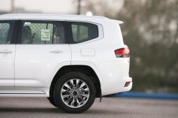 
										2024 TOYOTA LAND CRUISER Turbo VX-R White full									